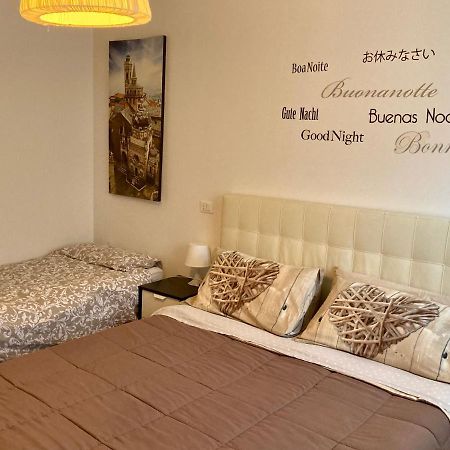 The Little House In Bergamo Appartement Buitenkant foto