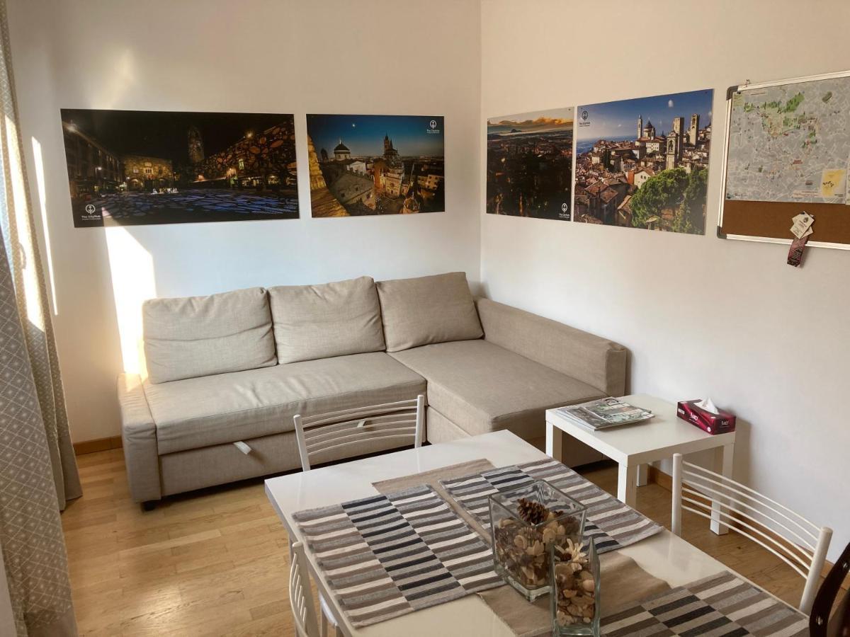 The Little House In Bergamo Appartement Buitenkant foto