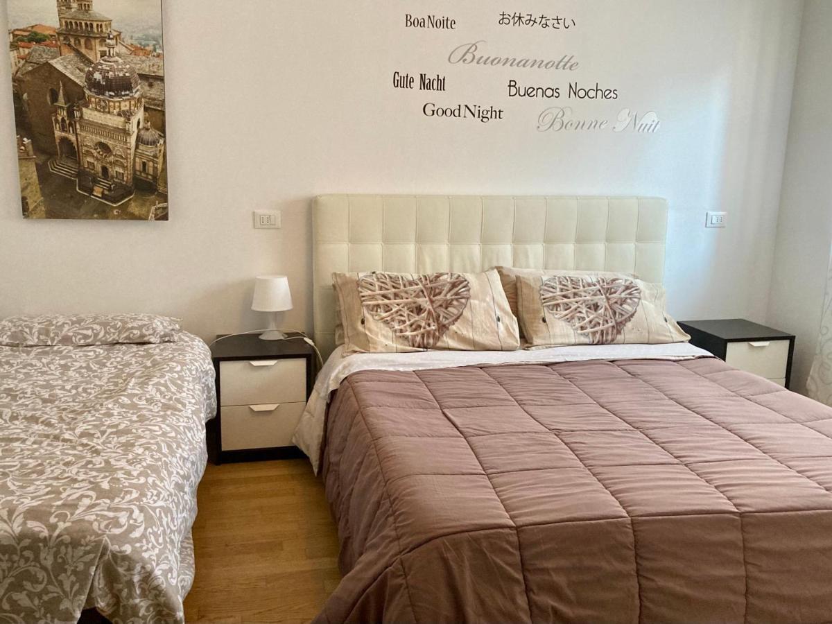 The Little House In Bergamo Appartement Buitenkant foto