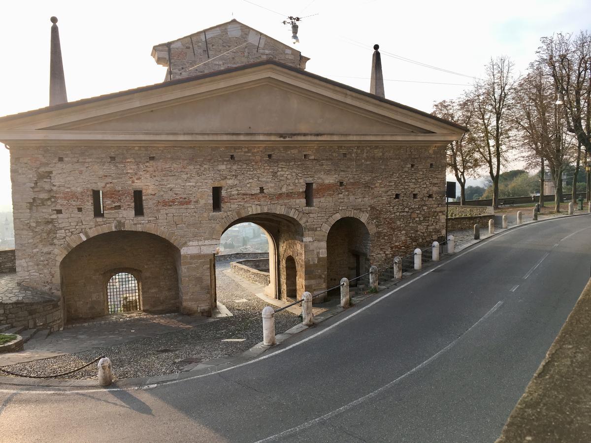 The Little House In Bergamo Appartement Buitenkant foto