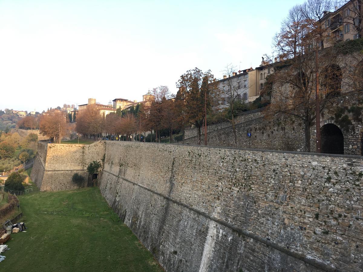 The Little House In Bergamo Appartement Buitenkant foto
